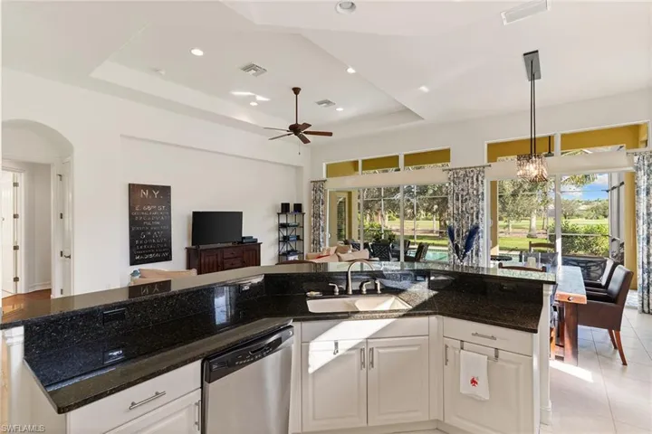 6534  Caldecott  DR, Naples, FL 34113