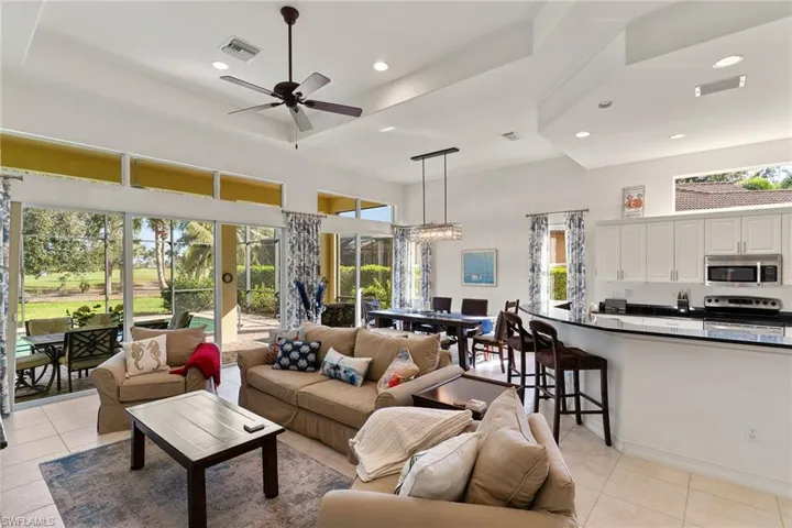 6534  Caldecott  DR, Naples, FL 34113