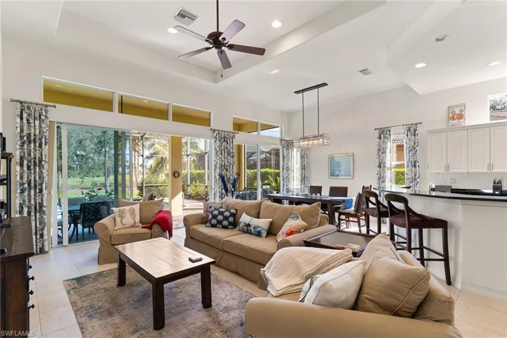 6534  Caldecott  DR, Naples, FL 34113