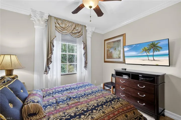 Guest bedroom.