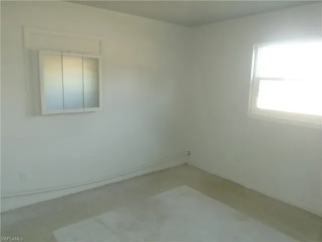 1994 Oak Dr 1996, Fort Myers, Florida 33907