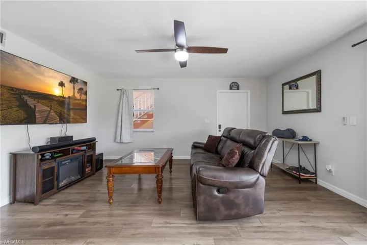 1400 Pompei Ln 23, Naples, Florida 34103