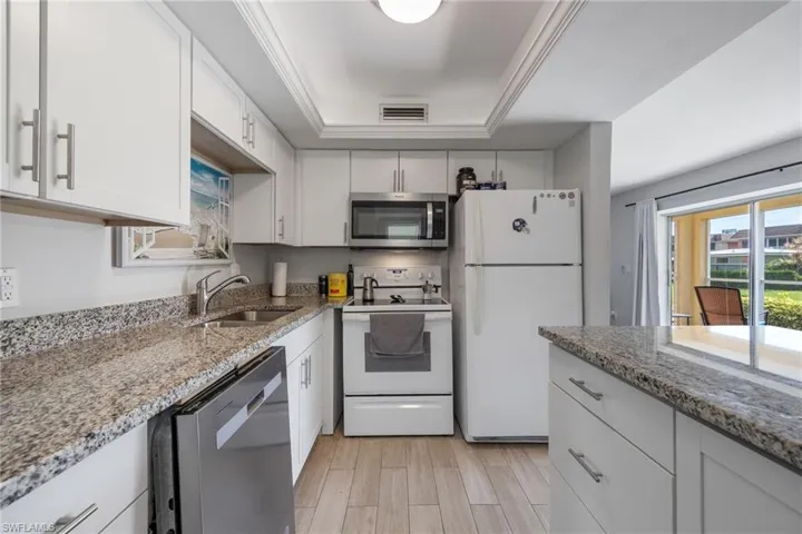 1400 Pompei Ln 23, Naples, Florida 34103