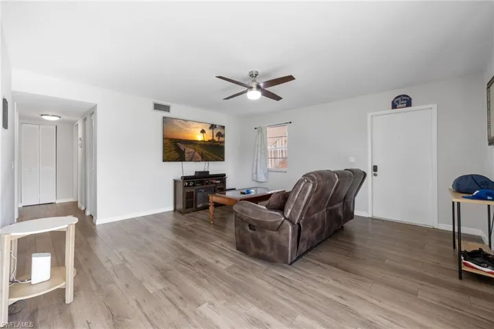 1400 Pompei Ln 23, Naples, Florida 34103