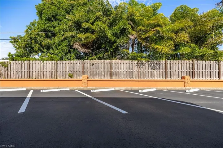 1400 Pompei Ln 23, Naples, Florida 34103