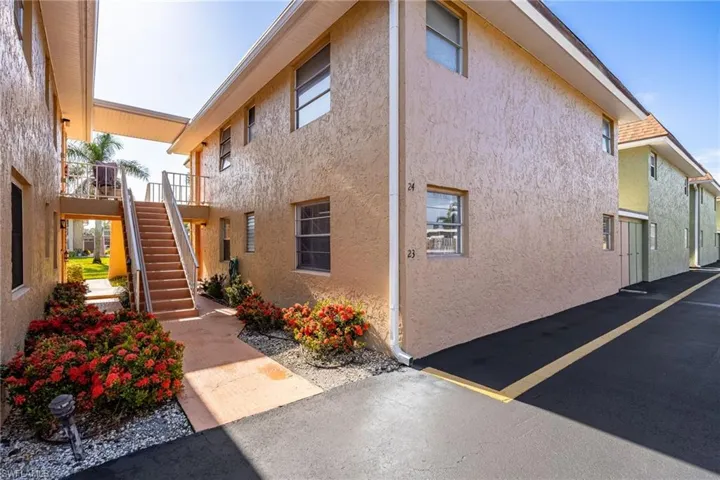 1400 Pompei Ln 23, Naples, Florida 34103