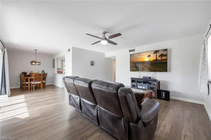 1400 Pompei Ln 23, Naples, Florida 34103