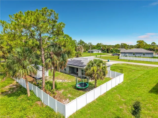 5042 Se Tradewinds Cir, Labelle, Florida 33935