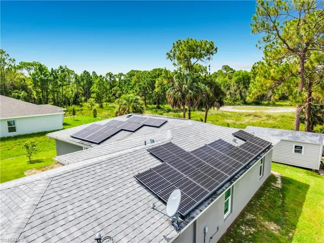 5042 Se Tradewinds Cir, Labelle, Florida 33935