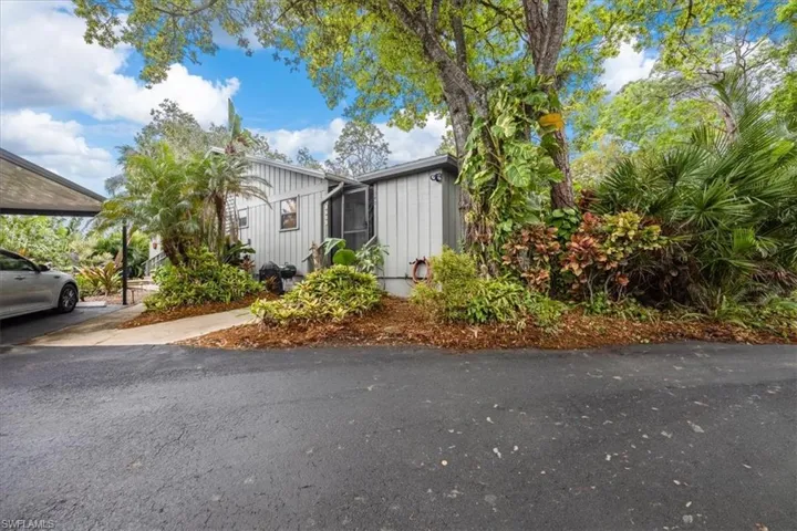 1040  Oak Forest  DR, Naples, FL 34104
