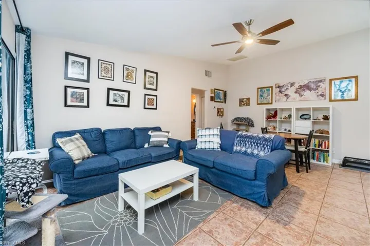 1040  Oak Forest  DR, Naples, FL 34104