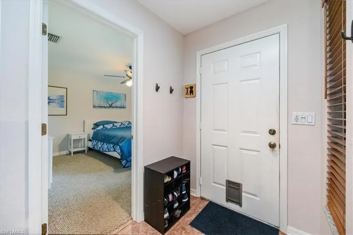 1040  Oak Forest  DR, Naples, FL 34104