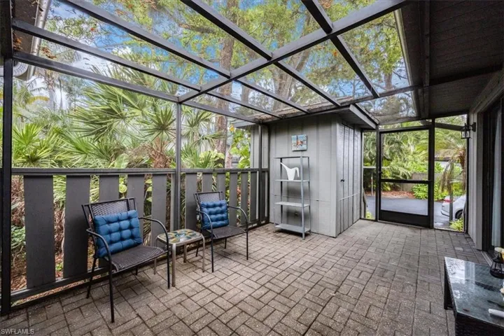 1040  Oak Forest  DR, Naples, FL 34104