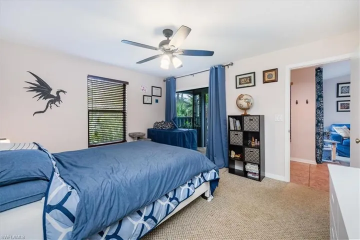 1040  Oak Forest  DR, Naples, FL 34104