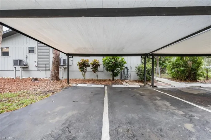 1040  Oak Forest  DR, Naples, FL 34104