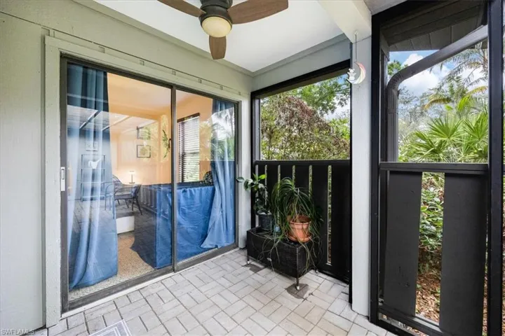 1040  Oak Forest  DR, Naples, FL 34104