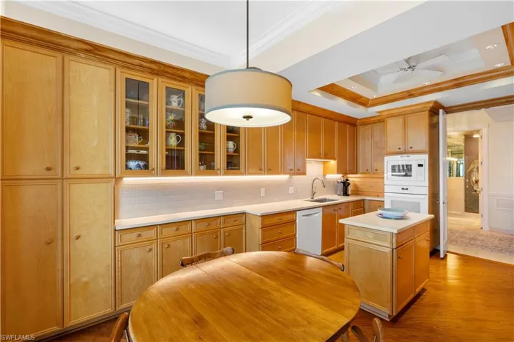 7515 Pelican Bay Blvd Ph D, Naples, Florida 34108