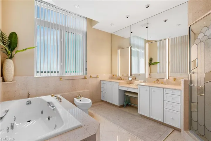 7515 Pelican Bay Blvd Ph D, Naples, Florida 34108