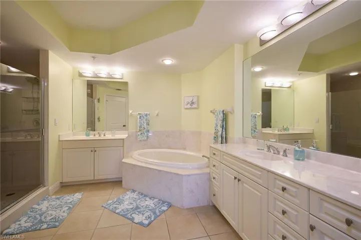 5702 Cape Harbour Dr 204, Cape Coral, Florida 33914