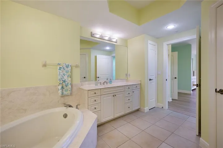5702 Cape Harbour Dr 204, Cape Coral, Florida 33914