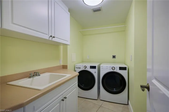5702 Cape Harbour Dr 204, Cape Coral, Florida 33914