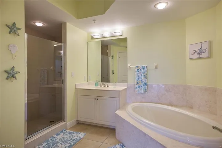 5702 Cape Harbour Dr 204, Cape Coral, Florida 33914