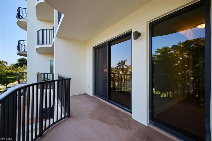 Guest bedroom balcony