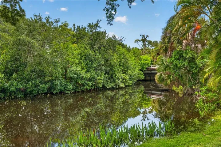 15411 River Vista Dr S 202, North Fort Myers, Florida 33917