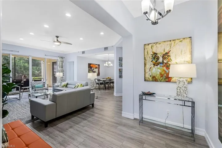 2859  Tiburon E BLVD, Naples, FL 34109