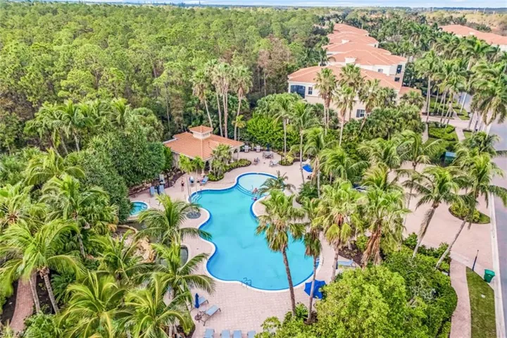 2859  Tiburon E BLVD, Naples, FL 34109