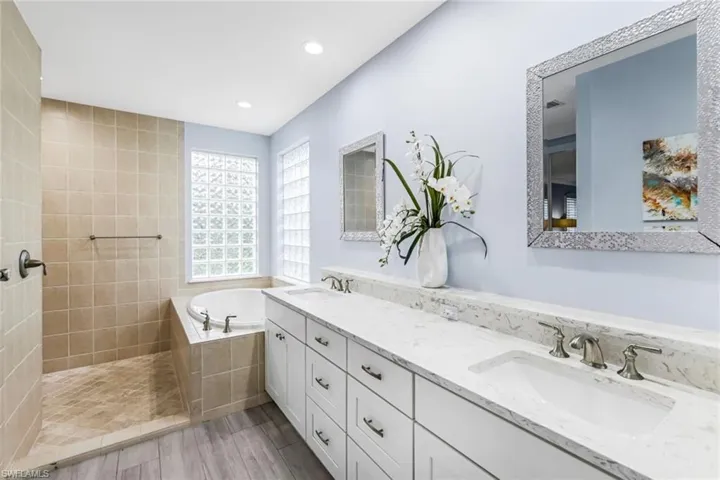2859  Tiburon E BLVD, Naples, FL 34109