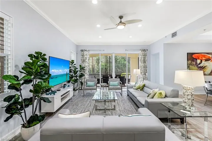 2859  Tiburon E BLVD, Naples, FL 34109