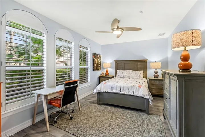 2859  Tiburon E BLVD, Naples, FL 34109