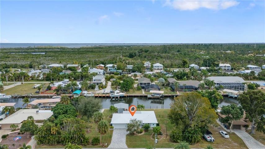 Bird's eye view of the front elevation and surrounding pass