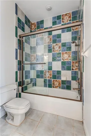 Bathroom upstairs jack and Jill
