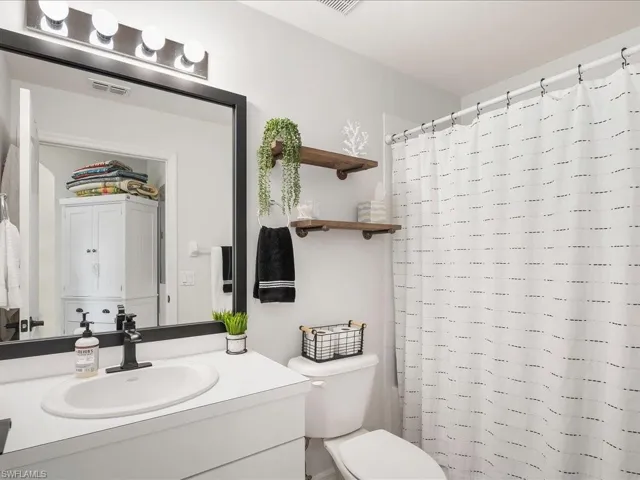 2nd Bathroom