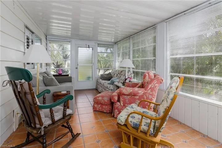 Relaxing Florida room