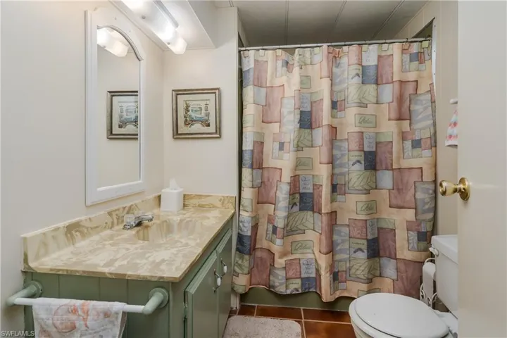 Guest bathroom main hallway