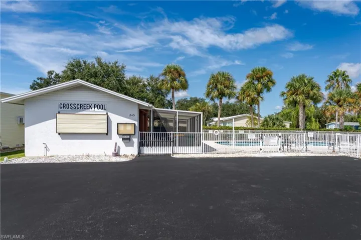 Cross Creek pool clubhouse
