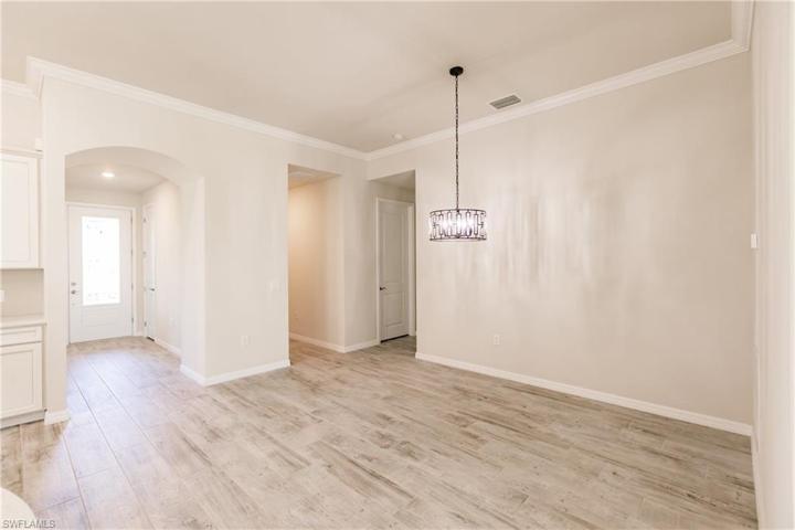 Entry/Dining Area