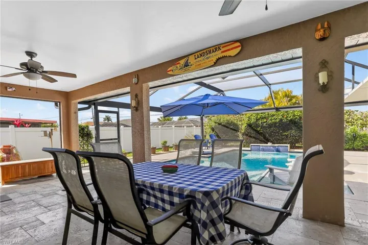 Outdoor dining!