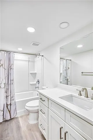 1740 Pine Valley Dr 213, Fort Myers, Florida 33907