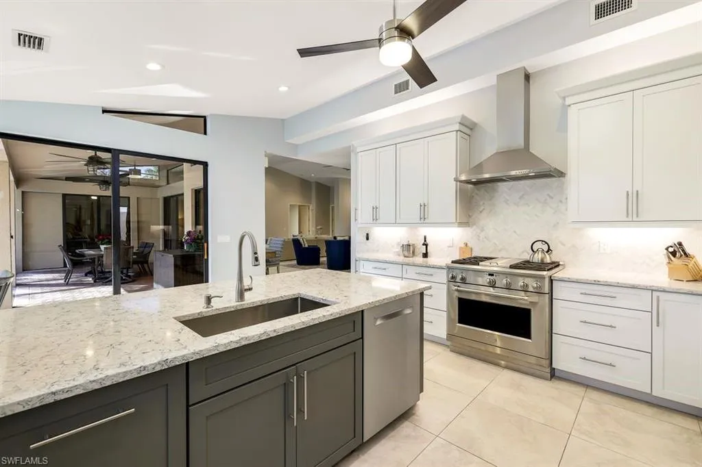 4556 Pond Apple DR, Naples, FL 34119,224099062