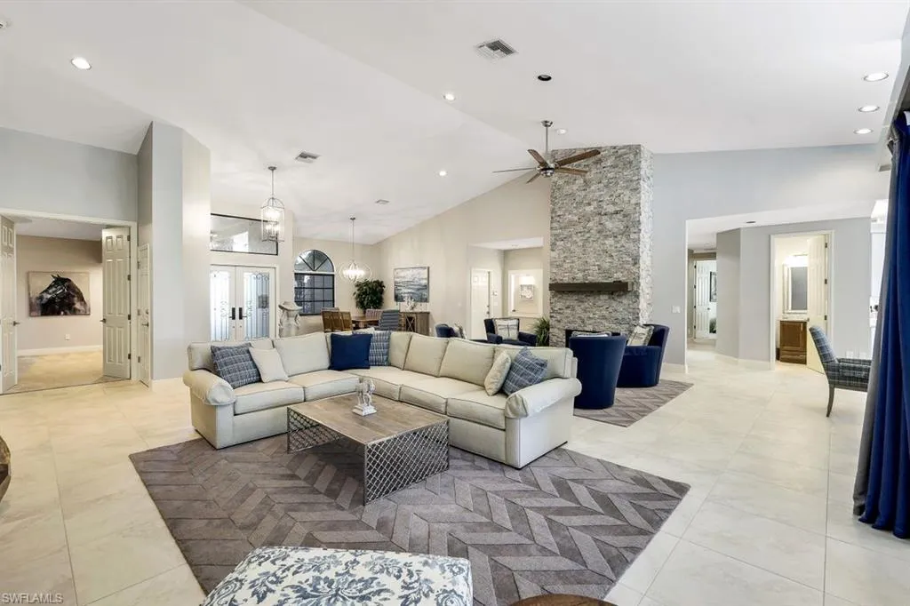 4556 Pond Apple DR, Naples, FL 34119,224099062