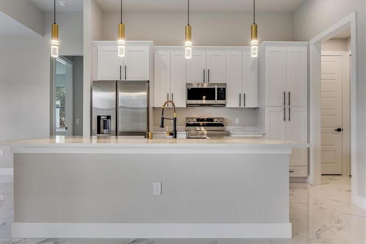 Beautiful white kitchen.
