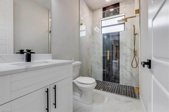 Guest bathroom.
