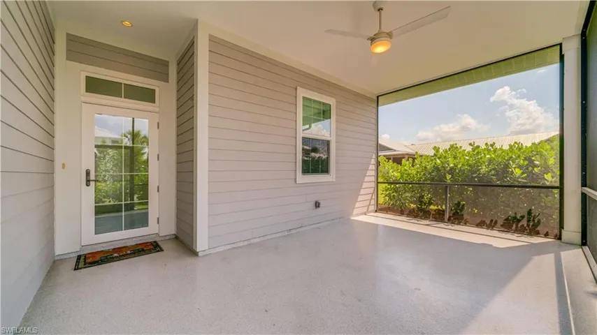 Rear screened lanai.