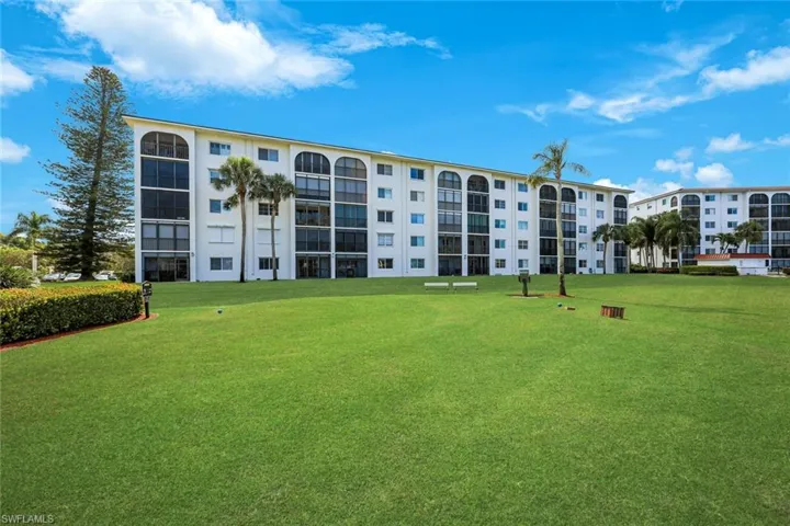 29  High Point E CIR, Naples, FL 34103