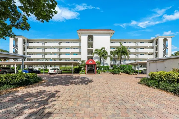 29  High Point E CIR, Naples, FL 34103