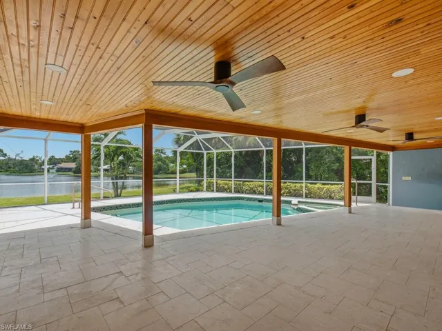 740 Bald Eagle Dr 40, Naples, Florida 34105